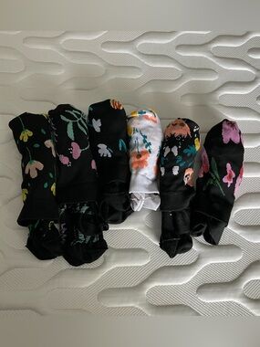 Set of 6 pairs of floral pattern Compression socks EUC size 5-9 Women’s